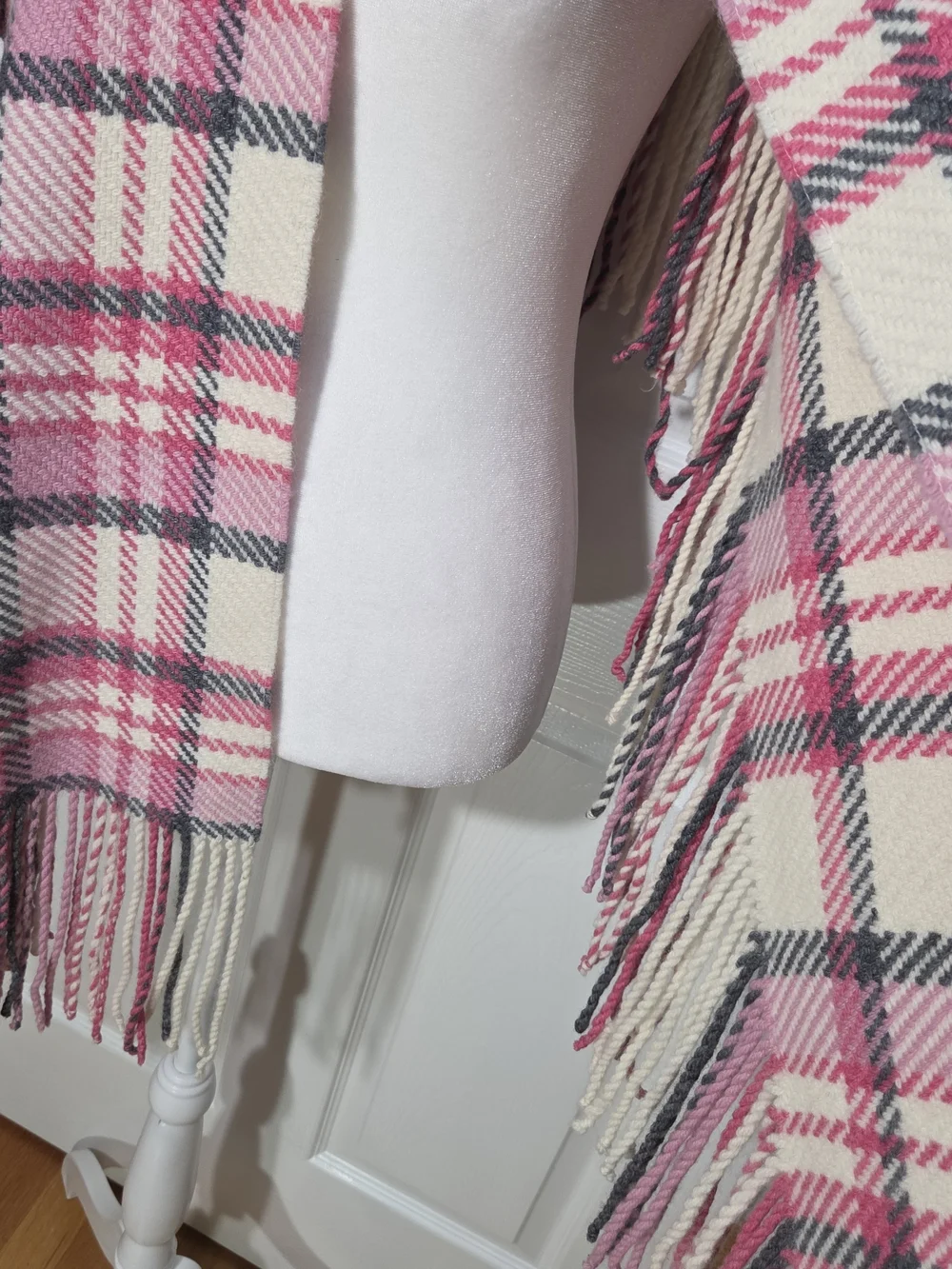 Lambswool Blend Plaid Pink/Grey/cream Fringe Wrap Scarf 10